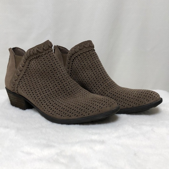 Earth Women’s Peak Perry Suede Booties - Picture 2 of 13